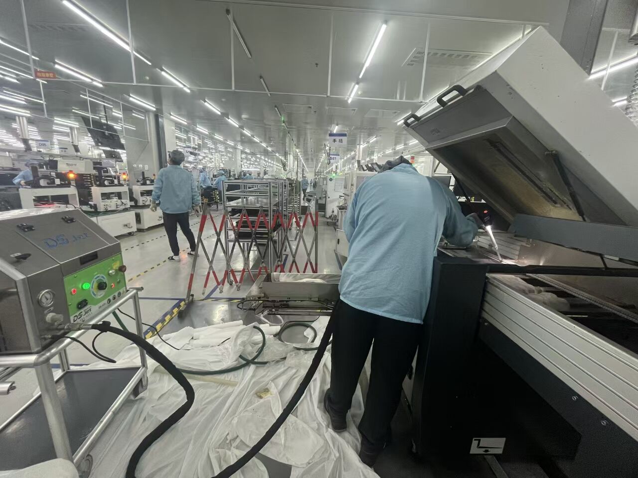 雪花清洗機與干冰清洗機原理和應用上的區(qū)別有哪些